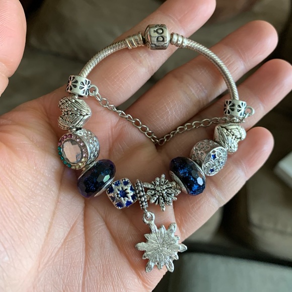 Pandora Snake Bracelet w/ Blue Snowflakes Christmas Theme Charms - Picture 7 of 11
